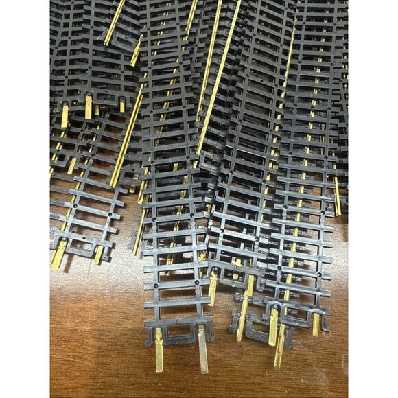 Atlas HO Scale Train Tracks Lot Of 61 pieces 9 inch Straight Snap Track - Picture 5 of 12